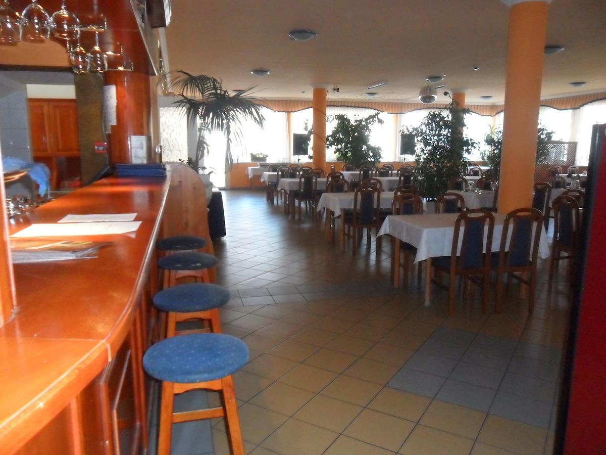 Hotel Imperial Gyogyszallo Es Gyogyfurdo キシュケーレシュ エクステリア 写真